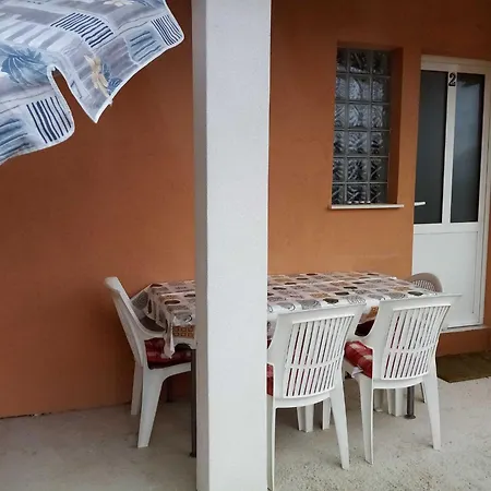 2 Bedroom With Terrace Апартаменты Биоград-на-Мору