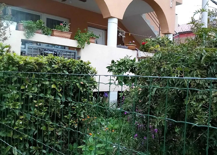 Lägenhet 2 Bedroom With Terrace Biograd Na Moru