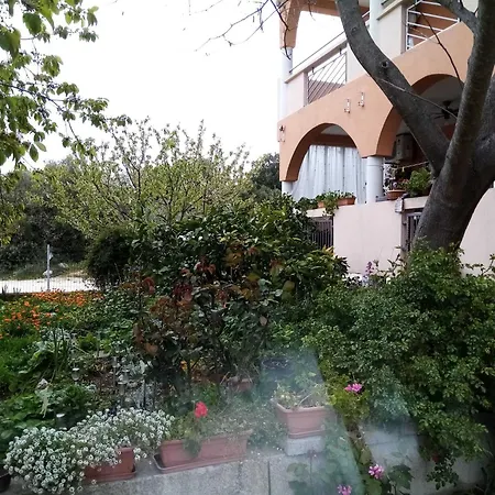 2 Bedroom With Terrace 公寓 *
